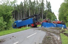 Polizeidirektion Neuwied/Rhein: POL-PDNR: Verkehrsunfall mit umgestürztem LKW