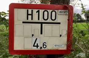 Feuerwehr Xanten: FW Xanten: Überprüfung der Hydranten im Norden Xantens