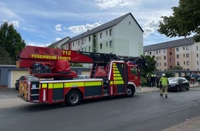 Freiwillige Feuerwehr Lehrte: FW Lehrte: Schneller Einsatz der Feuerwehr verhindert Brandausbreitung im Mehrfamilienhaus