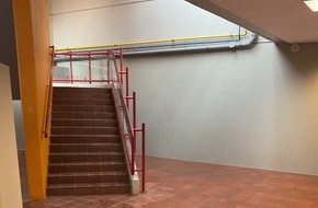 Feuerwehr Haan: FW-HAAN: Gesamtschulgeb&auml;ude nach Einbruch massiv besch&auml;digt