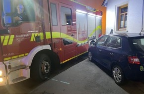 Feuerwehr Mainz: FW Mainz: Feuerwehr Mainz rückt zu Wohnungsbrand in Gonsenheim aus. Falschparker behindern Einsatzkräfte.