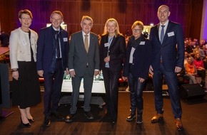 Polizei Gelsenkirchen: POL-GE: Behörden und Firmen handeln gemeinsam gegen Kriminalität im Internet / 400 Gäste tauschen sich beim Cybercrime-Kongress in Gelsenkirchen aus