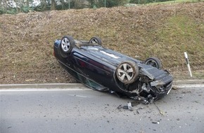 Kreispolizeibehörde Oberbergischer Kreis: POL-GM: Auto überschlägt sich - Fahrerin schwer verletzt