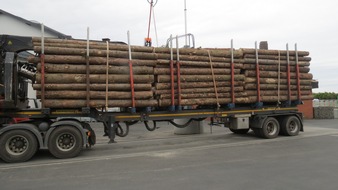 Polizeipräsidium Trier: POL-PPTR: Holztransport mit über 10 Tonnen zu viel gestoppt - Unternehmen Wiederholungstäter