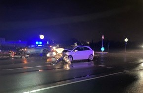 Polizeiinspektion Nienburg / Schaumburg: POL-NI: Marklohe - Verkehrsunfall mit Totalschäden nach Vorfahrtsverstoß