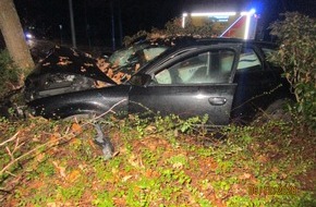 Polizeiinspektion Oldenburg-Stadt / Ammerland: POL-OL: Polizei Rastede ++Unfall in Kreisverkehr - Fahrer unter Alkoholeinfluss++