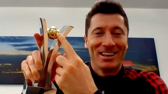 SPORT BILD: SPORT BILD-Award "Star des Jahres" für Robert Lewandowski / Ehrung durch Uschi Müller: "Robert ist für mich der Athlet, Gerd war der Artist!"