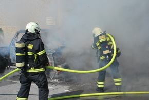 FW-MK: Geländewagen brannte in voller Ausdehnung