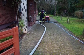 Freiwillige Feuerwehr Gemeinde Schiffdorf: FFW Schiffdorf: Feuerwehr pumpt Keller aus