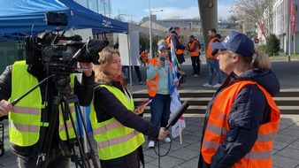 EVG Eisenbahn- und Verkehrsgewerkschaft: EVG-NRW: Wir sehen rot! Gegen Stellenabbau bei DB Cargo Duisburg