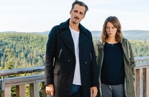 ZDF: ZDF dreht zweiteiligen Schwarzwaldkrimi mit Jessica Schwarz und Max von Thun (FOTO)