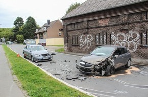 Polizei Bochum: POL-BO: Auf die Gegenfahrbahn geraten: Sechs Menschen werden verletzt