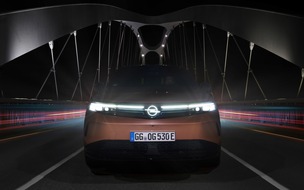 Opel Automobile GmbH: Intelli-Lux HD Licht im neuen Opel Grandland: Gibt schaurigen Nächten keine Chance!