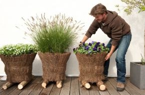 Blumenbüro: Grüne Oasen mit wenig Aufwand selber pflanzen und bis in den Herbst genießen / Zeit für Natur: Gartenblüher auf Balkon und Terrasse (BILD)