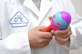 VDE Verb. der Elektrotechnik Elektronik Informationstechnik: VDE: Lose Kleinteile größte Gefahr bei Kinderspielzeug