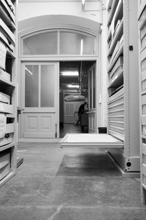 Neue Ausstellung im Textilmuseum St.Gallen / Mode sammeln. Von T-Shirts bis Haute Couture / 24.10.25 - 25.05.26