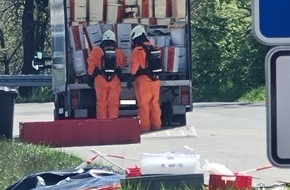 Feuerwehr Dinslaken: FW Dinslaken: Gefahrguteinsatz BAB 3 Rastplatz Sippenwies