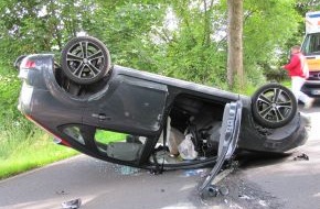 Polizeiinspektion Hameln-Pyrmont/Holzminden: POL-HM: Autofahrerin schwer verletzt