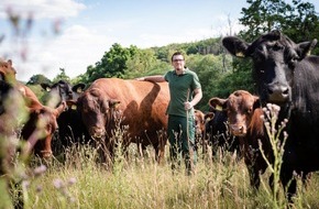 dlv Deutscher Landwirtschaftsverlag GmbH: Felix Hoffarth aus Lohra ist Deutschlands bester Rinderhalter