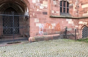 Polizeidirektion Pirmasens: POL-PDPS: Täterermittlung nach Schmierereien an der Alexanderskirche