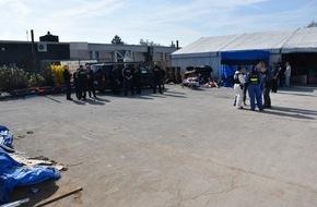 Hauptzollamt Krefeld: HZA-KR: Zoll Krefeld deckt in Neuss mutma&szlig;liche illegale Besch&auml;ftigung von 15 Chinesen auf