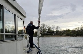 Polizeipräsidium Einsatz, Logistik und Technik: PP-ELT: Segelbootunglück auf dem Otterstädter Altrhein: Jugendliche Seglerin gerettet und sicher an Land gebracht