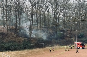 Feuerwehr Essen: FW-E: Erster Waldbrand des Jahres 2025 - rund 1000 Quadratmeter Vegetation verbrannt