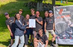 Bad Wildbad schreibt Weltrekordgeschichte mit der »längste zusammenhängende Bobby Car-Kette« der Welt (183 Bobbycars)