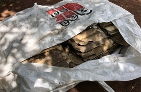 Polizeipräsidium Nordhessen - Kassel: POL-KS: Unbekannte lagern Asbestplatten an Spielplatz ab: Polizei sucht Zeugen