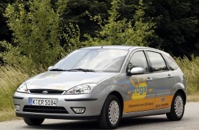 Ford-Werke GmbH: Mit Erdgas fahren, Gleich doppelt sparen / Ford: Weltweit einziger Anbieter von Spritspartrainings auf Erdgasfahrzeugen