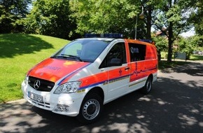 Feuerwehr Dorsten: FW-Dorsten: Notarzteinsatzfahrzeug der Feuerwehr am Morgen verunglückt