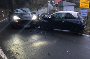 Polizeipräsidium Westpfalz: POL-PPWP: Unfall: Totalschaden und Verletzte