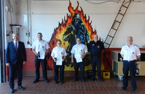 FW-EN: Beförderungen auf Abstand bei der Freiwilligen Feuerwehr Gevelsberg