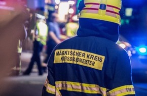 Freiwillige Feuerwehr Menden: FW Menden: Gefahrstoff-Einsatz nach Brand am Gebäude