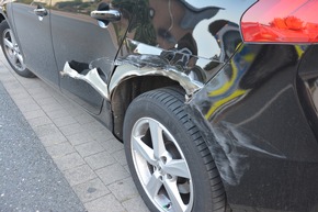 POL-HF: Verkehrsunfallflucht - Unbekannter Fahrzeugführer beschädigt Volvo