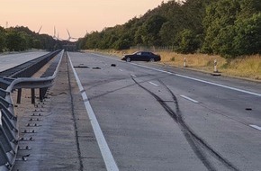 Polizeiinspektion Cuxhaven: POL-CUX: Verkehrsunfall auf der BAB 27 - Bentley kollidiert mit der Mittelschutzplanke. Unfallverursacher ohne Fahrerlaubnis unterwegs (Lichtbild in der Anlage)