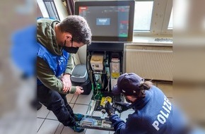 Polizeipräsidium Mittelhessen - Pressestelle Lahn - Dill: POL-LDK: Gaststättenkontrolle in Dillenburg bringt illegales Glückspiel zutage