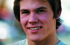 TELE 5: Josh Brolin im TELE 5-Interview: "Meine Tochter ist besser als ich und mein Vater zusammen" // TELE 5 zeigt den Star als Teenager in 'Die Goonies'  am Di., 19. April 2011, 20.15 Uhr (mit Bild)
