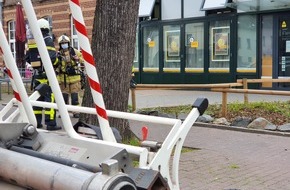 Feuerwehr Dorsten: FW-Dorsten: +++ gemeldete Brandgeruch in einer Bankfiliale +++