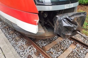 Bundespolizeiinspektion Chemnitz: BPOLI C: PKW von Erzgebirgsbahn erfasst