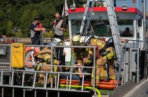 Freiwillige Feuerwehr Frankenthal: FW Frankenthal: Großübung auf dem Rhein: Einsatzkräfte proben den Ernstfall