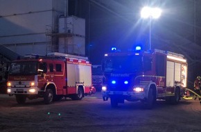 Feuerwehr Gelsenkirchen: FW-GE: LKW-Brand in Gelsenkirchen Schalke