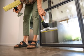 Pressemitteilung: K&auml;rcher pr&auml;sentiert neue Akku-Fenstersauger-Reihe f&uuml;r die unkomplizierte Fensterreinigung
