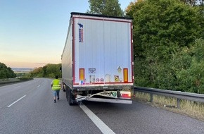 Autobahnpolizeiinspektion: API-TH: Schwerer Lkw Unfall auf A 4 bei Erfurt
