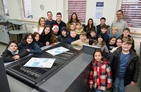 F&uuml;rstentum Liechtenstein: Umweltkalender 2026 zum Thema "Naturnaher Rhein - Raum f&uuml;r Vielfalt"