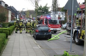 Feuerwehr Essen: FW-E: Zimmerbrand in einem Mehrfamilienhaus - Rauchmelder verhindert Schlimmeres - Keine Verletzten.