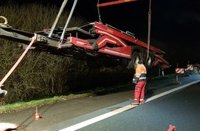Polizeiinspektion Cuxhaven: POL-CUX: Autobahn für etwa 8 Stunden halbseitig gesperrt ++ Tageswohnungseinbruch ++ Unfallverursacher hat keinen Führerschein ++ BAB-Vollsperrung nach Unfall