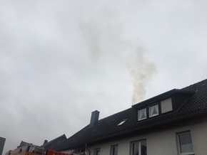 FW Lügde: Feuer 2 / Schornsteinbrand