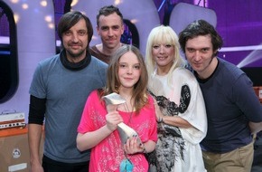 ZDF: Lina gewinnt "Dein Song"-Finale bei KiKA/ 15-Jährige aus Niedersachsen ist "Songwriterin des Jahres 2013" (BILD)