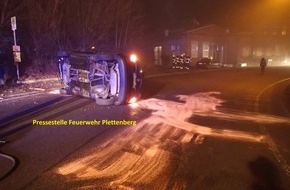 Feuerwehr Plettenberg: FW-PL: Schwerer Verkehsunfall in Plettenberg OT-Blemcke am Samstagnachmittag